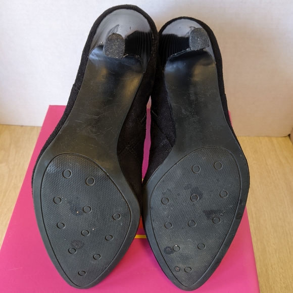 Isaac Mizrahi for Target Black Faux Suede Booties size 8 - Picture 11 of 13